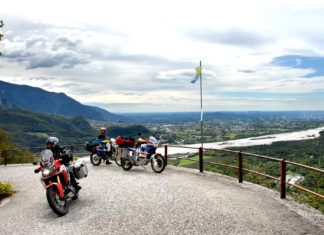 Monte San Simone mit dem Motorrad Friaul Italien Monte San Simone Africa-Twin-2016