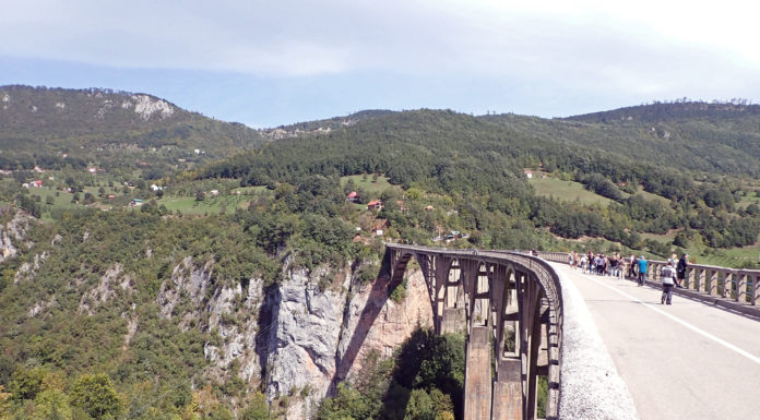 Tara Schlucht und Tara Brücke Motorradtour Montenegro TaraBrücke