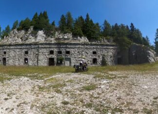 Abenteuerliche Motorradtour von Lozzo di Cadore zum Forte di Col Vidal in den Dolomiten Venetien Forte di Col Vidal