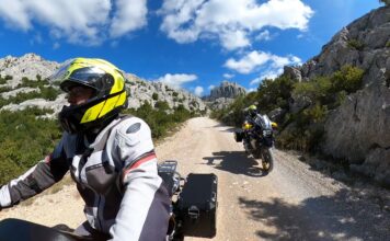 Motorradtour Kroatien Mali Alan Oštarijska Vrata Aussichtspunkt auf die Insel Pag